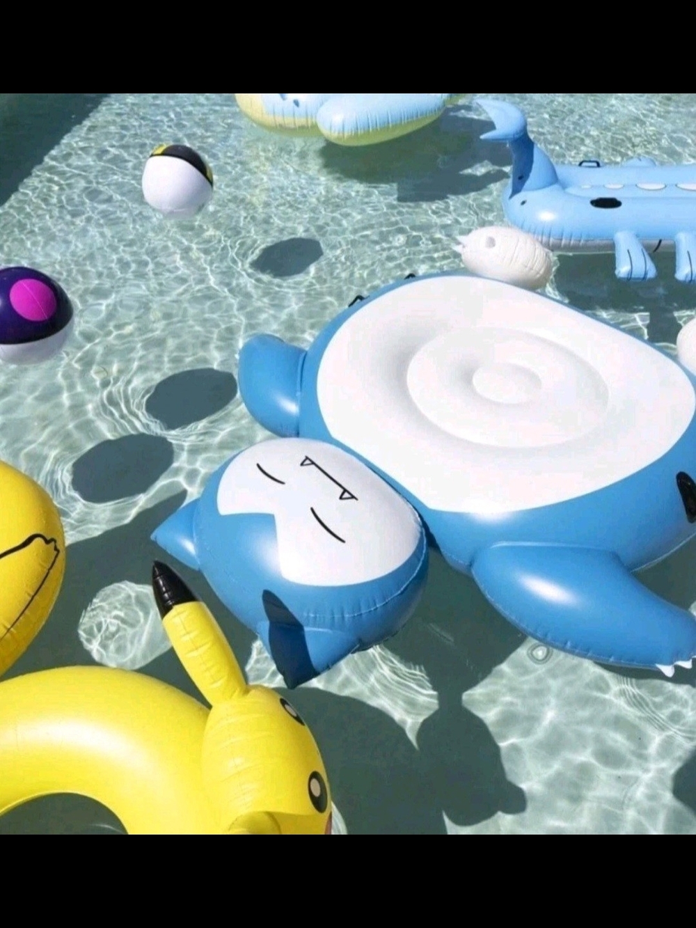 Pokémon Summer Days Pool Float: Snorlax (441 lb weight limit) - Picture 2 of 4